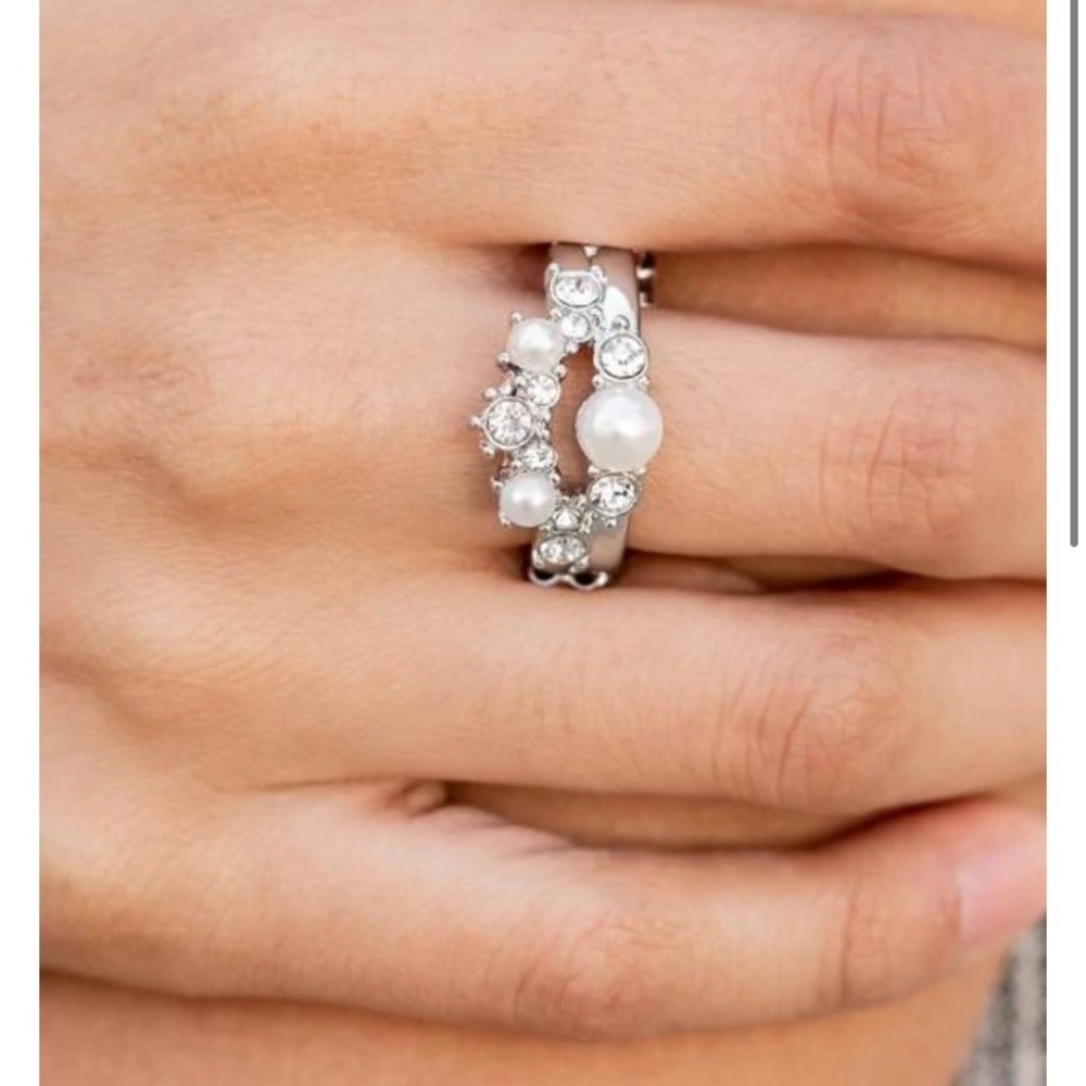 A-List Ambience - white ring. New